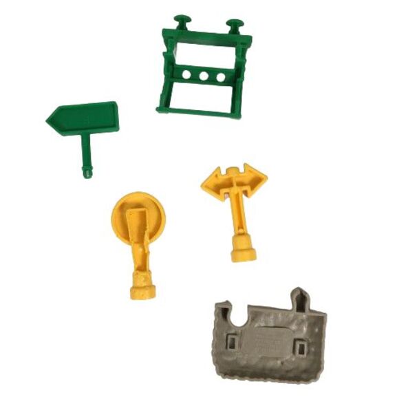 Thomas the Train Trackmaster Curved 7" Bumper Signs Replacement Expansion Track - Picture 5 of 7